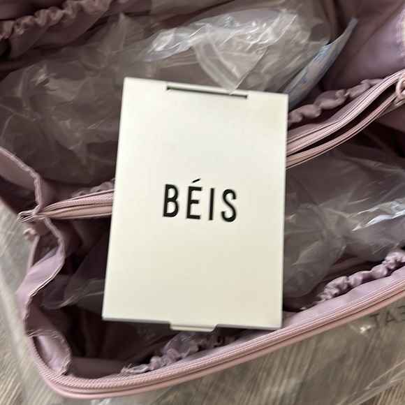 Beis x wicked toiletry bag nwt - Picture 5 of 7